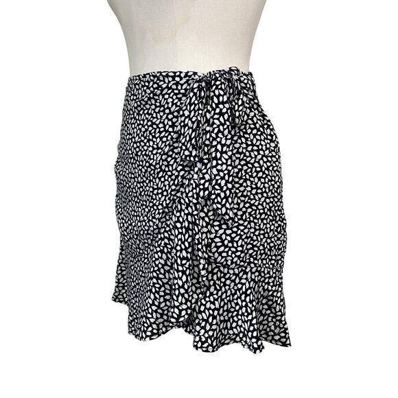 Abercrombie & Fitch Tulip Ruffle Miniskirt with Bow - Picture 3 of 10